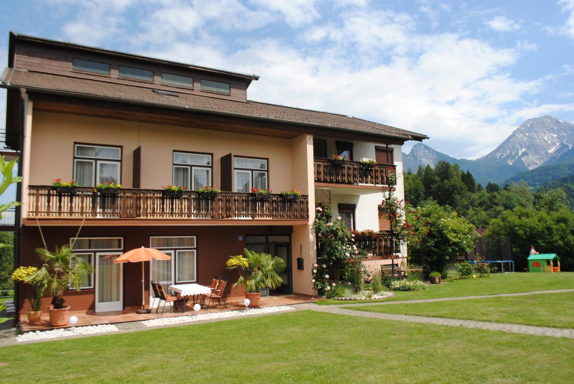 Ferienhaus Michor Latschach ober dem Faakersee エクステリア 写真