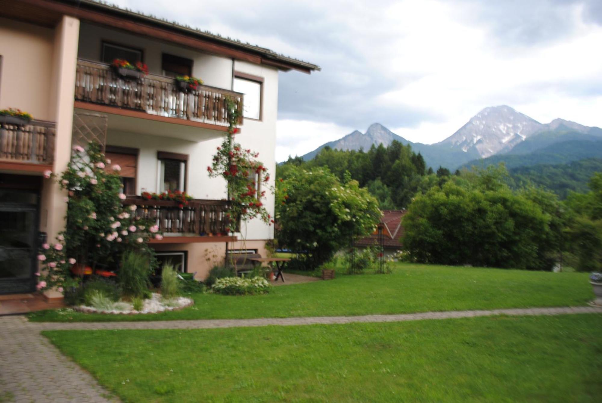 Ferienhaus Michor Latschach ober dem Faakersee エクステリア 写真