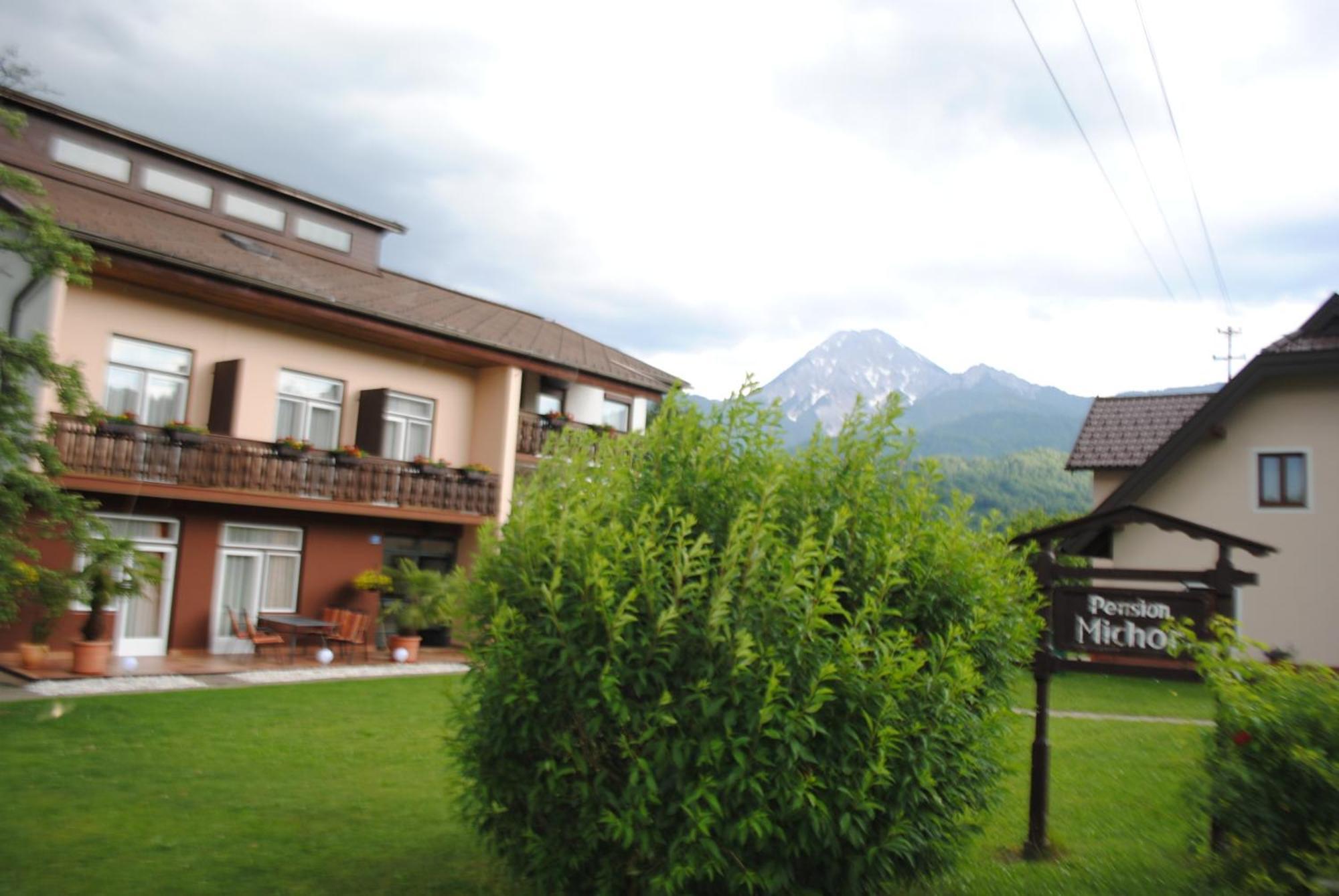Ferienhaus Michor Latschach ober dem Faakersee エクステリア 写真