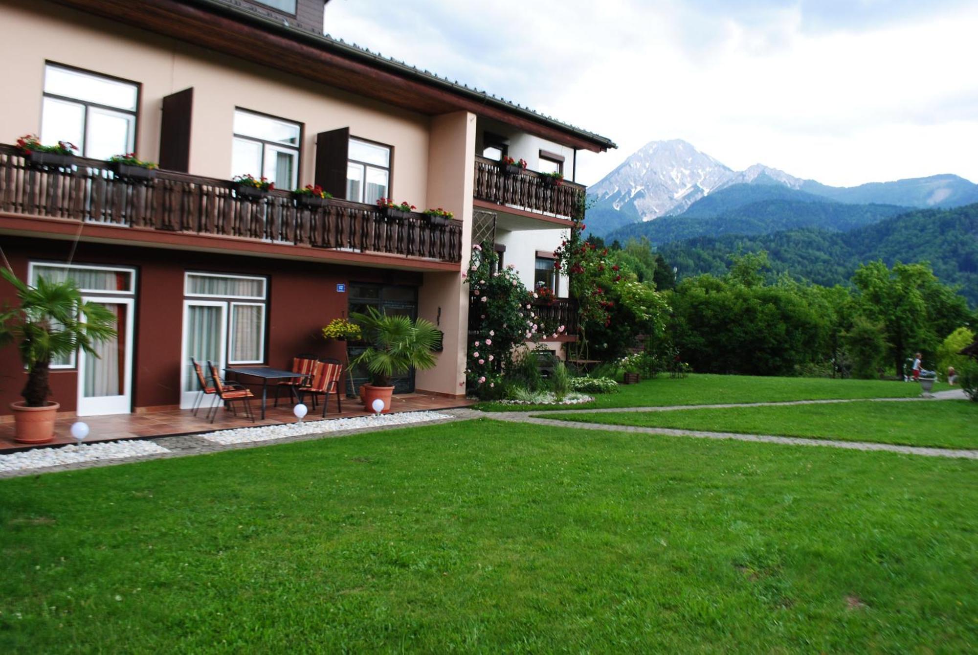 Ferienhaus Michor Latschach ober dem Faakersee エクステリア 写真